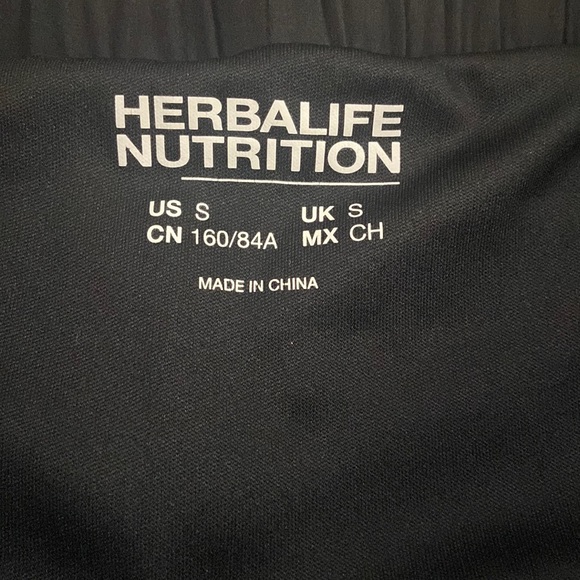 Herbalife Nutrition- pink camo workout shorts - Picture 3 of 3